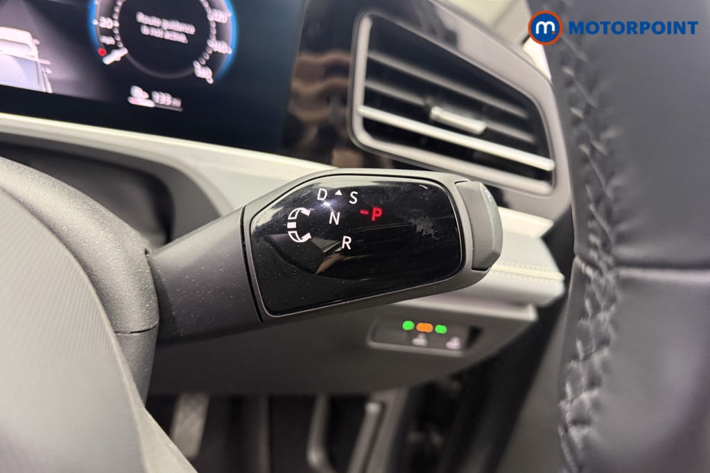 Volkswagen Passat Life Automatic Petrol Plug-In Hybrid Estate - Stock Number (1632860) - 11th supplementary image