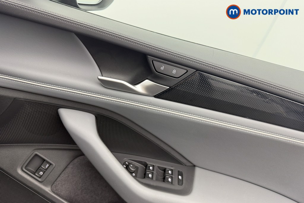 Volkswagen Passat Life Automatic Petrol Plug-In Hybrid Estate - Stock Number (1632860) - 13th supplementary image