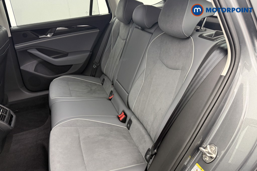 Volkswagen Passat Life Automatic Petrol Plug-In Hybrid Estate - Stock Number (1632860) - 17th supplementary image