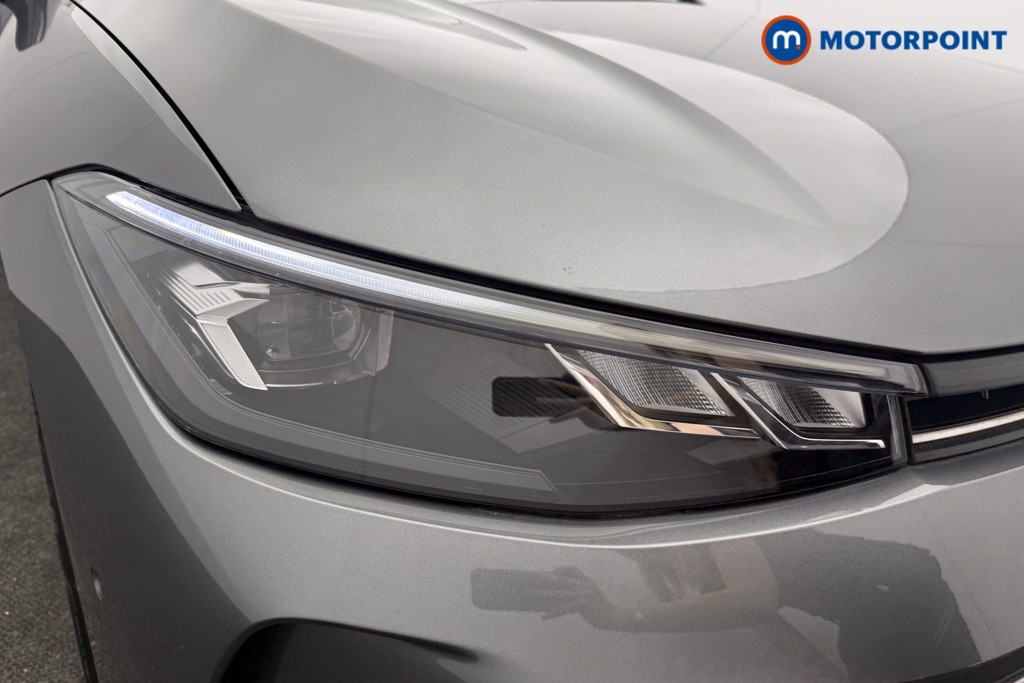 Volkswagen Passat Life Automatic Petrol Plug-In Hybrid Estate - Stock Number (1632860) - 21st supplementary image