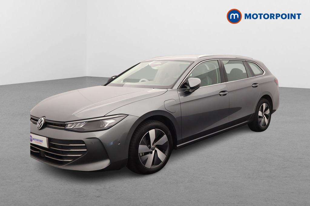 Volkswagen Passat Life Automatic Petrol Plug-In Hybrid Estate - Stock Number (1632860) - Passenger side front corner