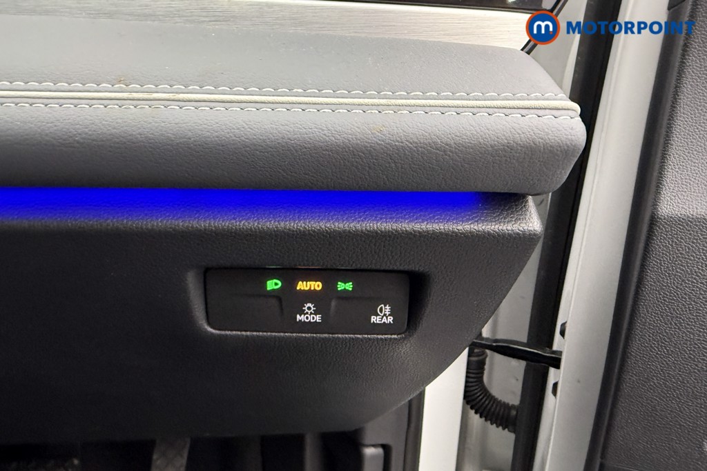 Volkswagen Passat Life Automatic Petrol Plug-In Hybrid Estate - Stock Number (1632934) - 10th supplementary image