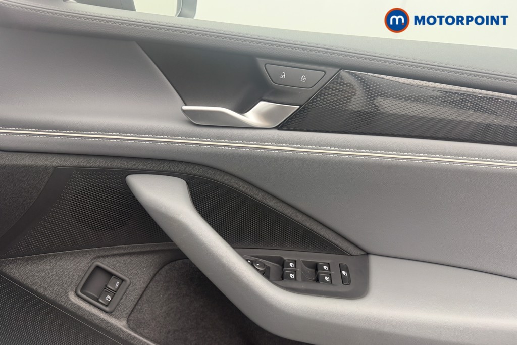 Volkswagen Passat Life Automatic Petrol Plug-In Hybrid Estate - Stock Number (1632934) - 11th supplementary image