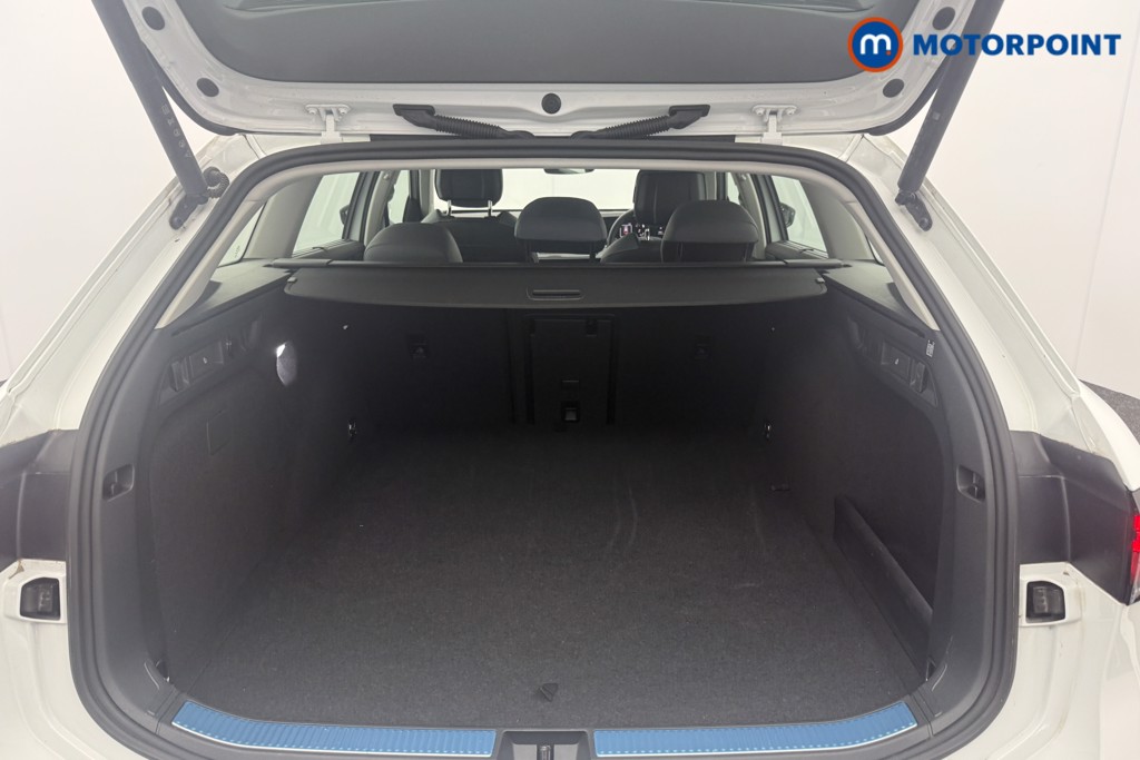 Volkswagen Passat Life Automatic Petrol Plug-In Hybrid Estate - Stock Number (1632934) - 14th supplementary image