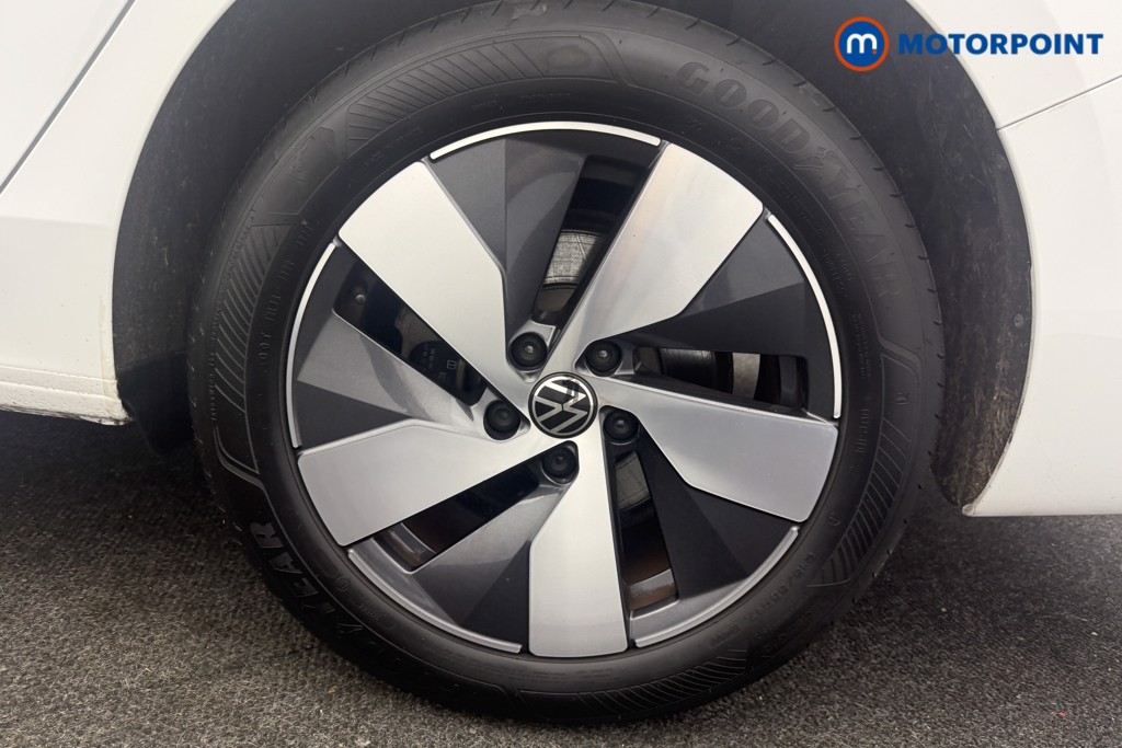 Volkswagen Passat Life Automatic Petrol Plug-In Hybrid Estate - Stock Number (1632934) - 20th supplementary image