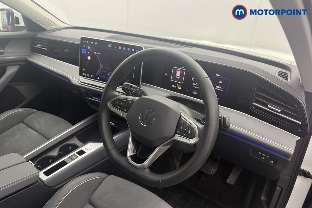Volkswagen Passat Life Automatic Petrol Plug-In Hybrid Estate - Stock Number (1632934) - 1st supplementary image