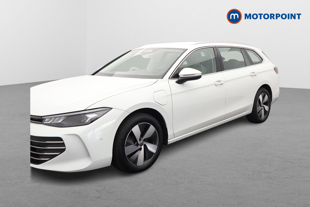 Volkswagen Passat Life Automatic Petrol Plug-In Hybrid Estate - Stock Number (1632934) - Passenger side front corner