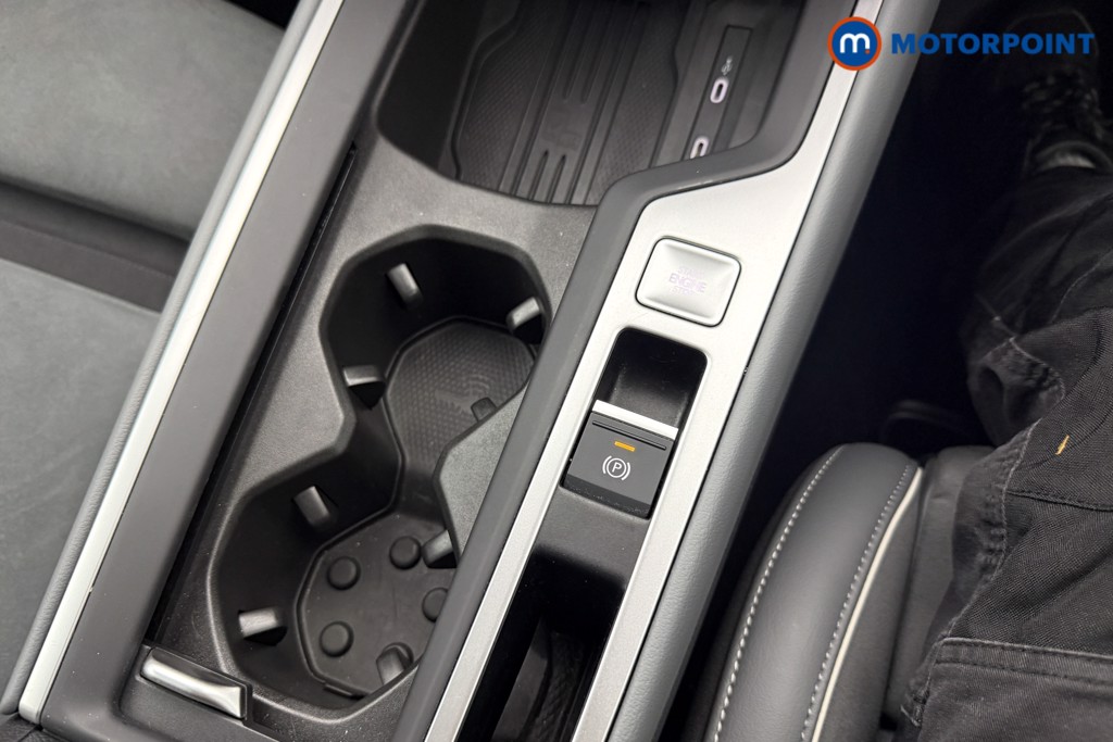 Volkswagen Passat Life Automatic Petrol Plug-In Hybrid Estate - Stock Number (1632943) - 3rd supplementary image