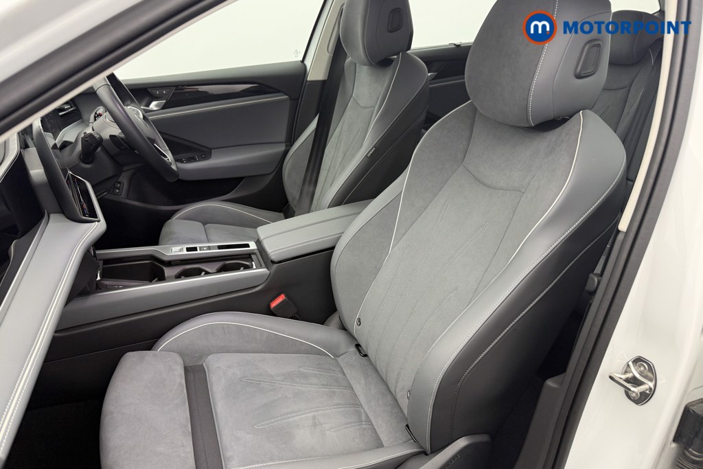 Volkswagen Passat Life Automatic Petrol Plug-In Hybrid Estate - Stock Number (1632943) - 9th supplementary image