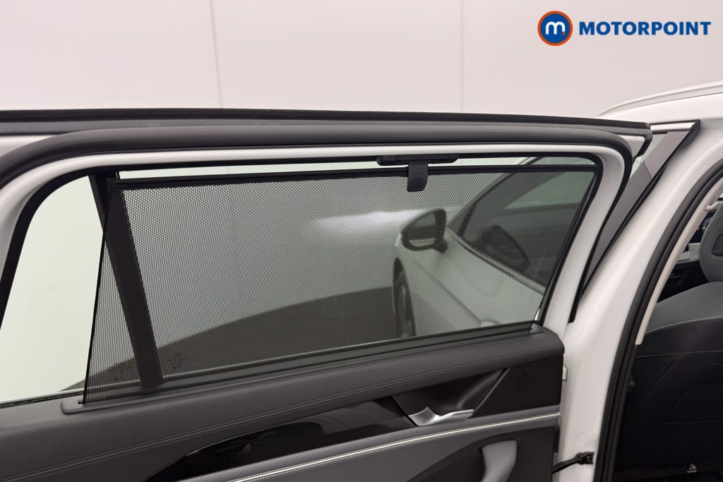 Volkswagen Passat Life Automatic Petrol Plug-In Hybrid Estate - Stock Number (1632943) - 12th supplementary image