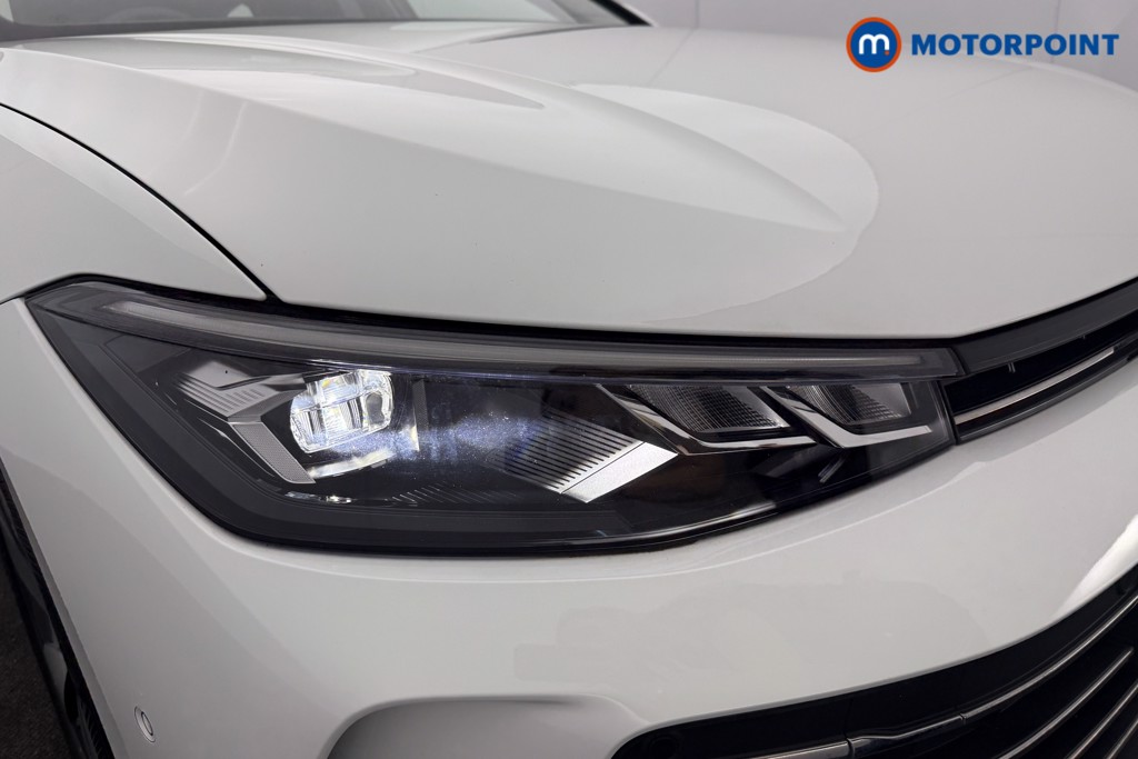 Volkswagen Passat Life Automatic Petrol Plug-In Hybrid Estate - Stock Number (1632943) - 14th supplementary image