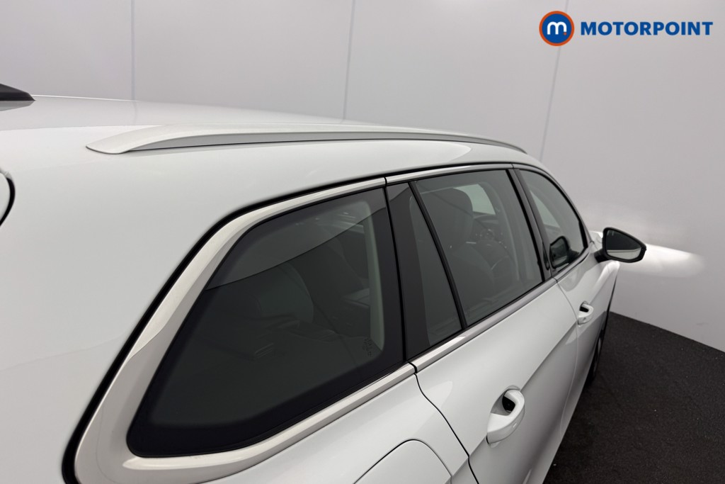 Volkswagen Passat Life Automatic Petrol Plug-In Hybrid Estate - Stock Number (1632943) - 16th supplementary image
