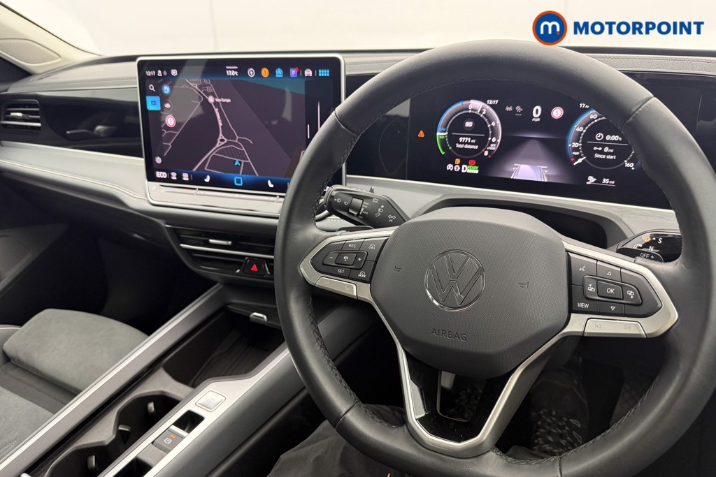 Volkswagen Passat Life Automatic Petrol Plug-In Hybrid Estate - Stock Number (1632943) - 1st supplementary image