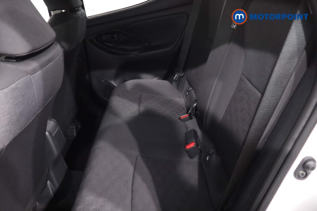 Toyota Yaris Design Automatic Petrol-Electric Hybrid Hatchback - Stock Number (1633043) - 5th supplementary image