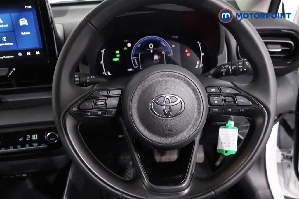 Toyota Yaris Design Automatic Petrol-Electric Hybrid Hatchback - Stock Number (1633043) - 6th supplementary image