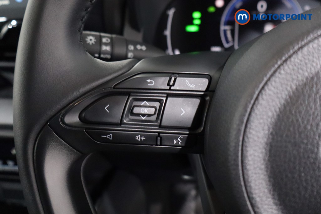 Toyota Yaris Design Automatic Petrol-Electric Hybrid Hatchback - Stock Number (1633043) - 7th supplementary image