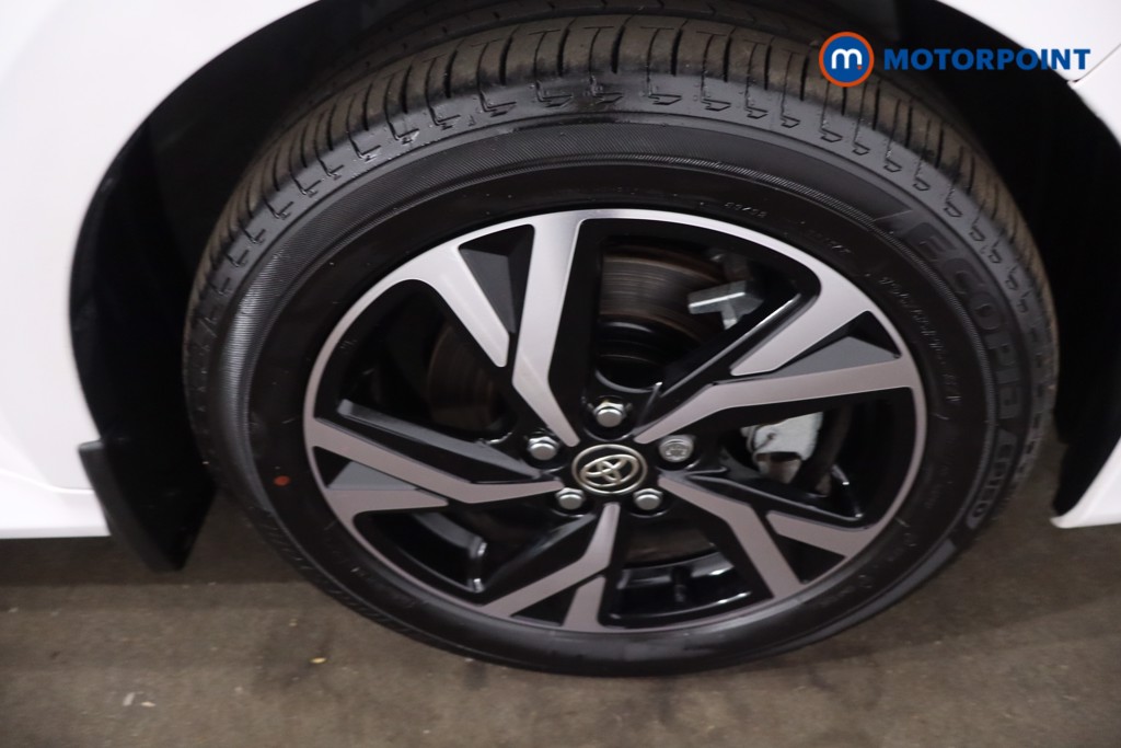 Toyota Yaris Design Automatic Petrol-Electric Hybrid Hatchback - Stock Number (1633043) - 10th supplementary image