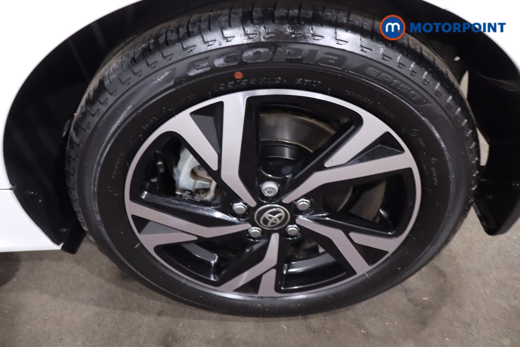 Toyota Yaris Design Automatic Petrol-Electric Hybrid Hatchback - Stock Number (1633043) - 12th supplementary image