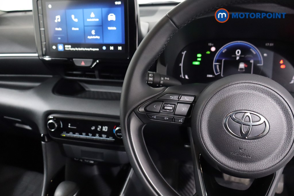 Toyota Yaris Design Automatic Petrol-Electric Hybrid Hatchback - Stock Number (1633043) - 19th supplementary image