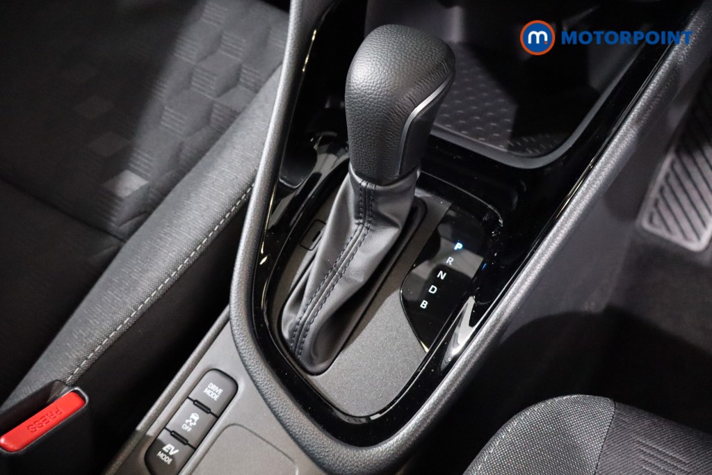 Toyota Yaris Design Automatic Petrol-Electric Hybrid Hatchback - Stock Number (1633043) - 21st supplementary image