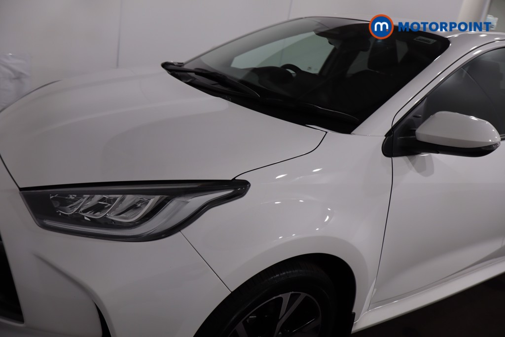 Toyota Yaris Design Automatic Petrol-Electric Hybrid Hatchback - Stock Number (1633043) - 28th supplementary image