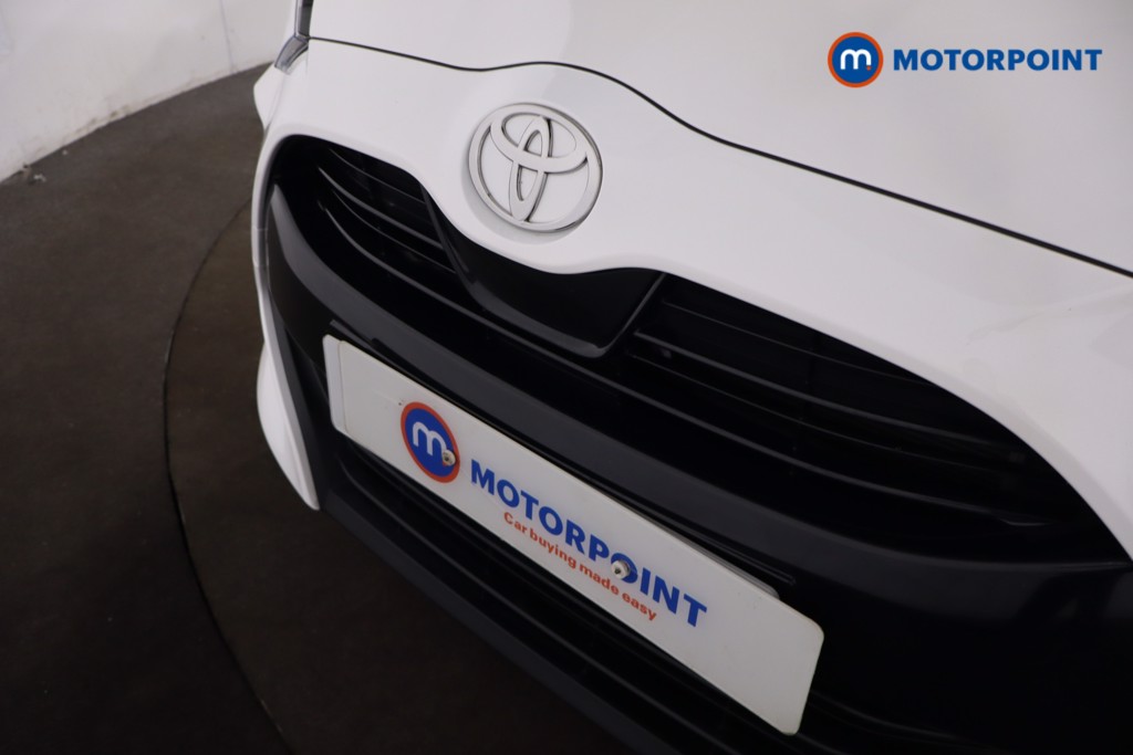 Toyota Yaris Design Automatic Petrol-Electric Hybrid Hatchback - Stock Number (1633043) - 29th supplementary image