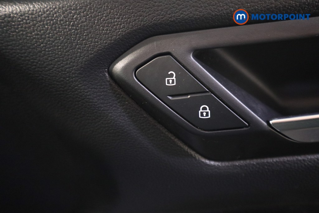 Volkswagen T-Roc R-Line Automatic Petrol SUV - Stock Number (1633205) - 14th supplementary image