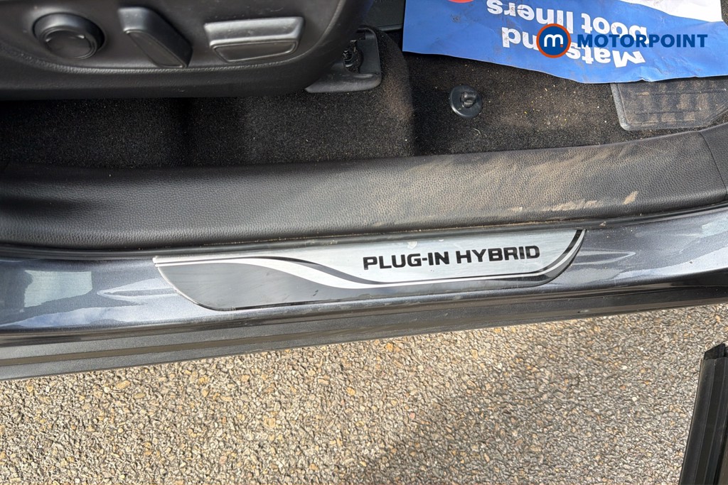 Toyota Rav4 Dynamic Automatic Petrol Plug-In Hybrid SUV - Stock Number (1633310) - 27th supplementary image