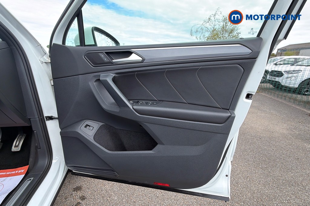 Volkswagen Tiguan R-Line Tech Automatic Diesel SUV - Stock Number (1633496) - 19th supplementary image