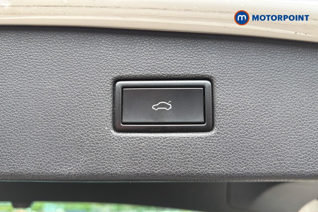 Volkswagen Tiguan R-Line Tech Automatic Diesel SUV - Stock Number (1633496) - 35th supplementary image