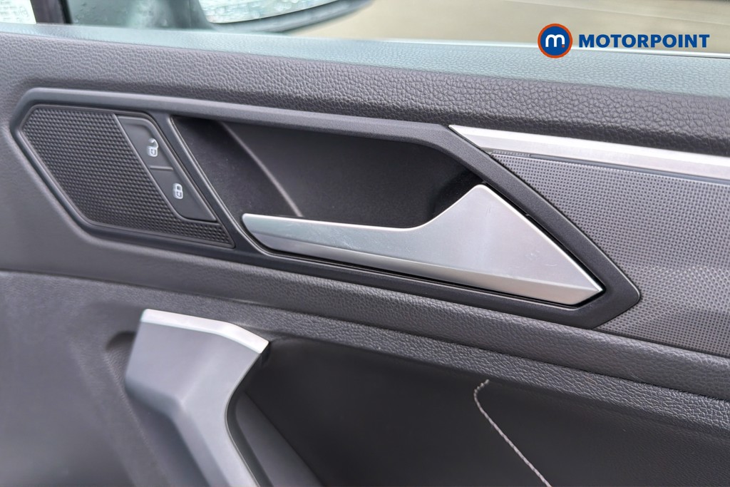 Volkswagen Tiguan R-Line Tech Automatic Diesel SUV - Stock Number (1633496) - 42nd supplementary image