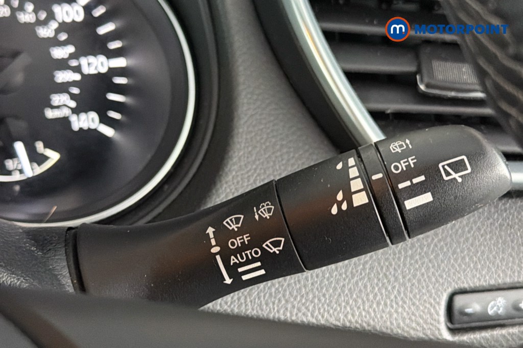 Nissan Qashqai N-Connecta Automatic Petrol SUV - Stock Number (1634010) - 7th supplementary image