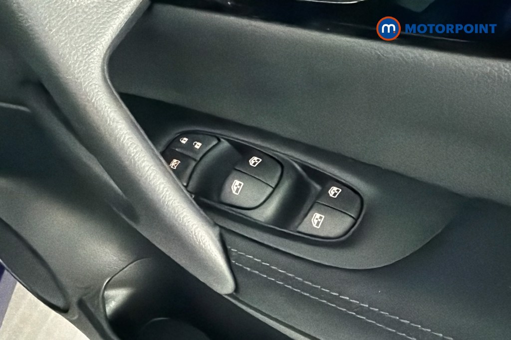 Nissan Qashqai N-Connecta Automatic Petrol SUV - Stock Number (1634010) - 20th supplementary image