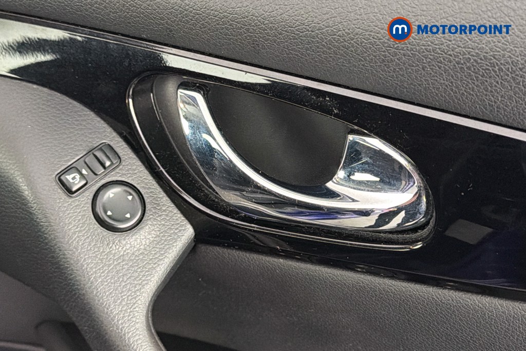 Nissan Qashqai N-Connecta Automatic Petrol SUV - Stock Number (1634010) - 42nd supplementary image