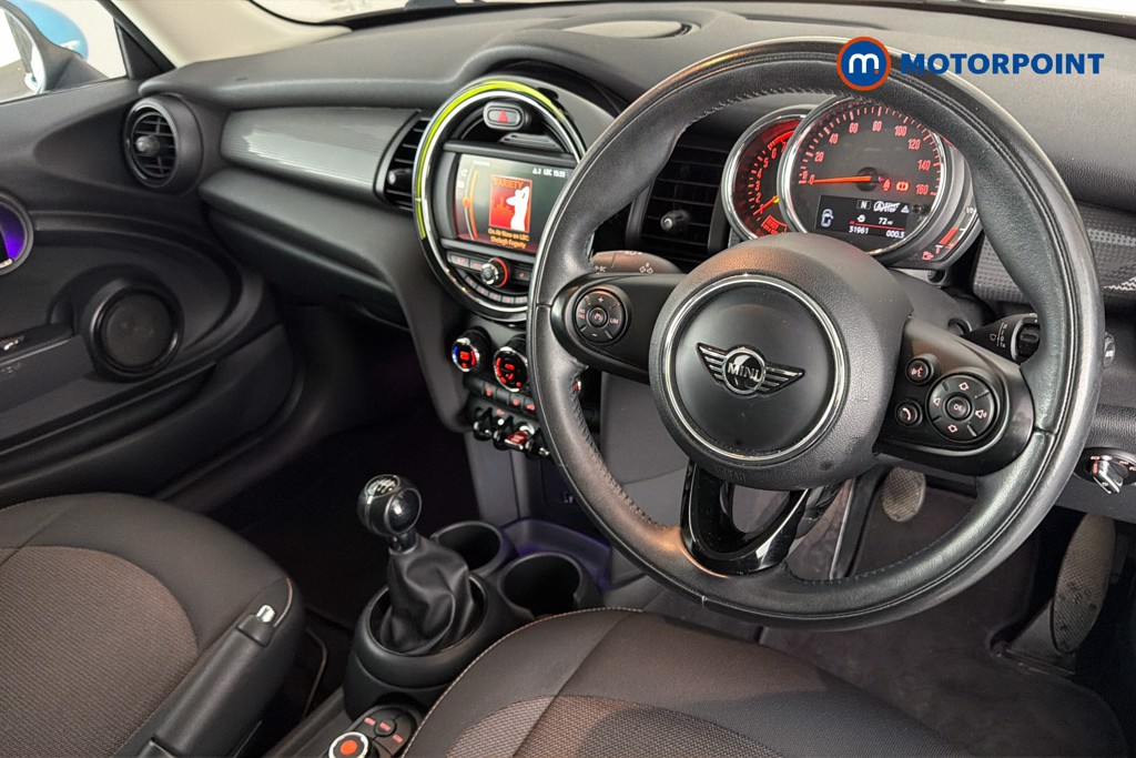 Mini Hatchback Cooper Manual Petrol Hatchback - Stock Number (1634187) - 2nd supplementary image