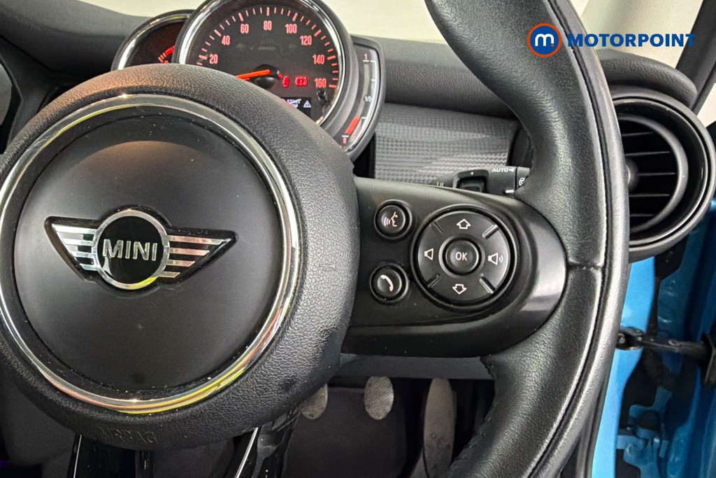 Mini Hatchback Cooper Manual Petrol Hatchback - Stock Number (1634187) - 4th supplementary image