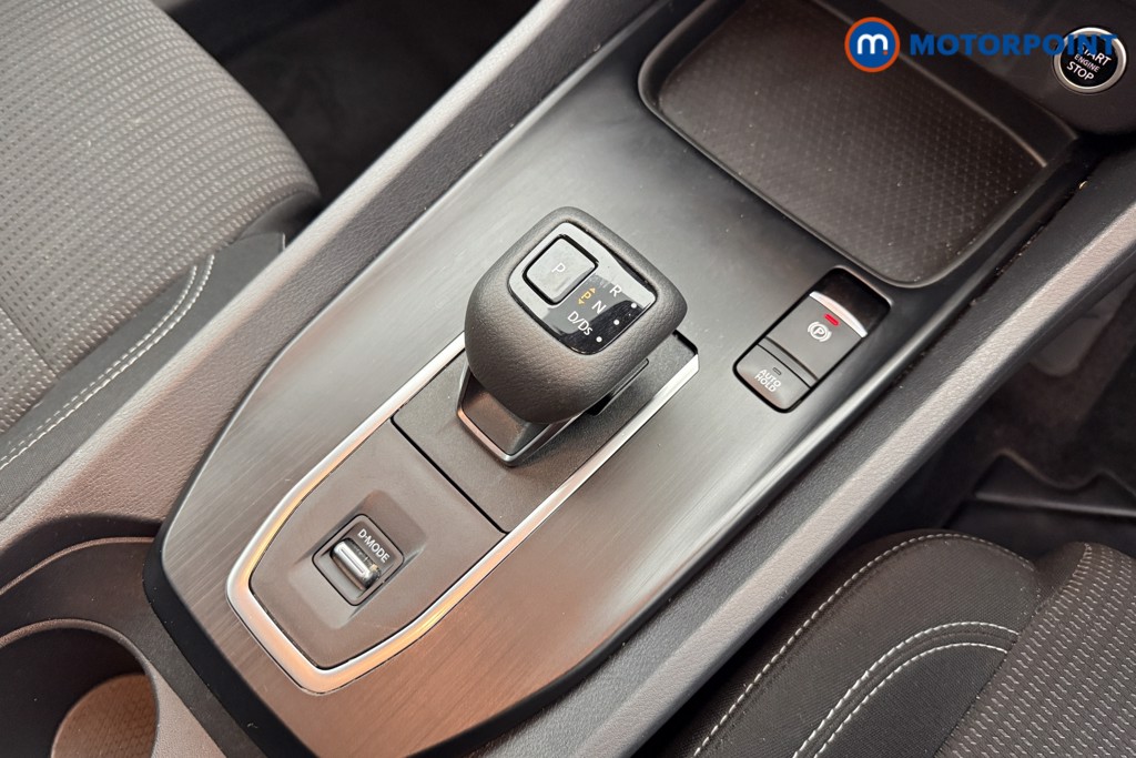 Nissan Qashqai Acenta Premium Automatic Petrol SUV - Stock Number (1634225) - 4th supplementary image