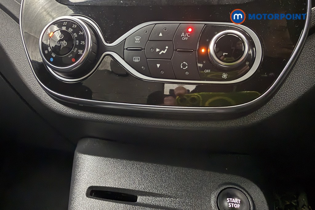Renault Captur Iconic Manual Diesel SUV - Stock Number (1634589) - 16th supplementary image