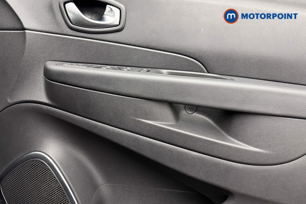 Renault Captur Iconic Manual Diesel SUV - Stock Number (1634589) - 18th supplementary image