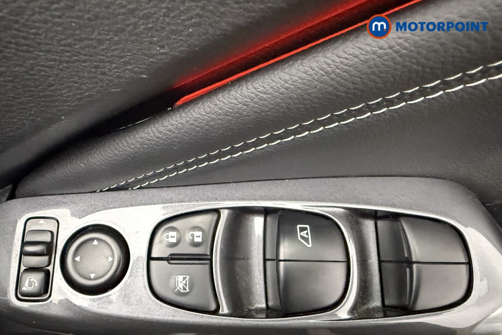 Nissan Juke Tekna Automatic Petrol SUV - Stock Number (1634640) - 19th supplementary image