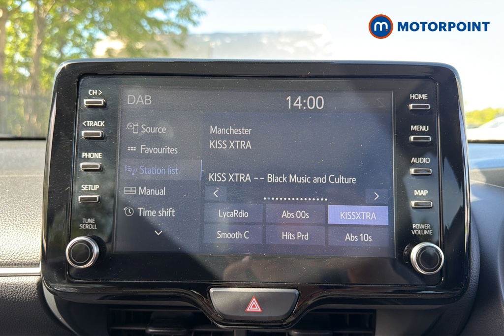 Toyota Yaris Design Automatic Petrol-Electric Hybrid Hatchback - Stock Number (1634781) - 8th supplementary image