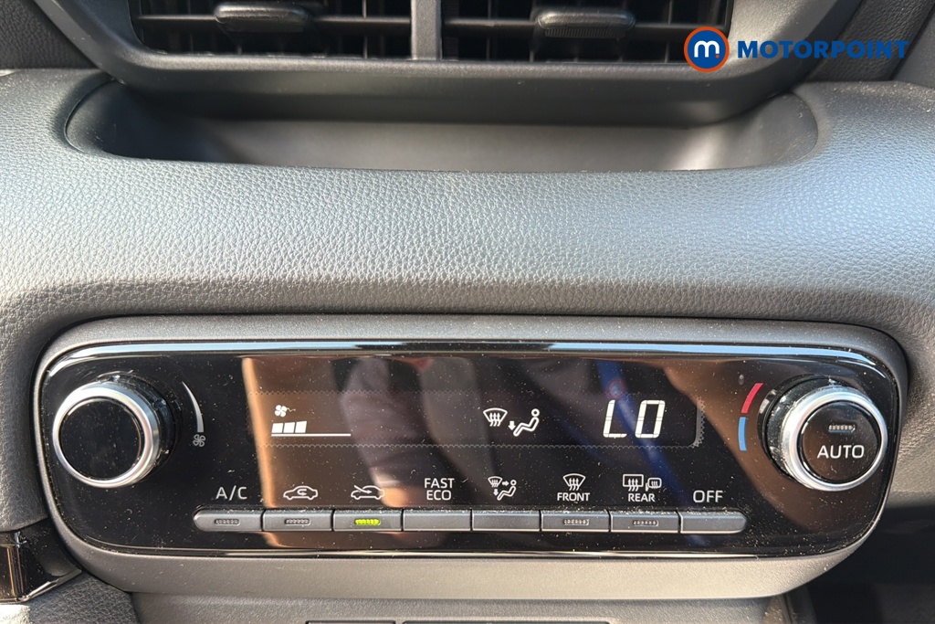 Toyota Yaris Design Automatic Petrol-Electric Hybrid Hatchback - Stock Number (1634781) - 12th supplementary image