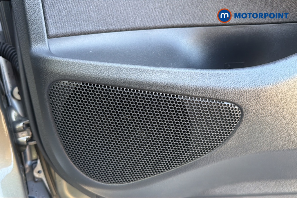 Toyota Yaris Design Automatic Petrol-Electric Hybrid Hatchback - Stock Number (1634781) - 21st supplementary image