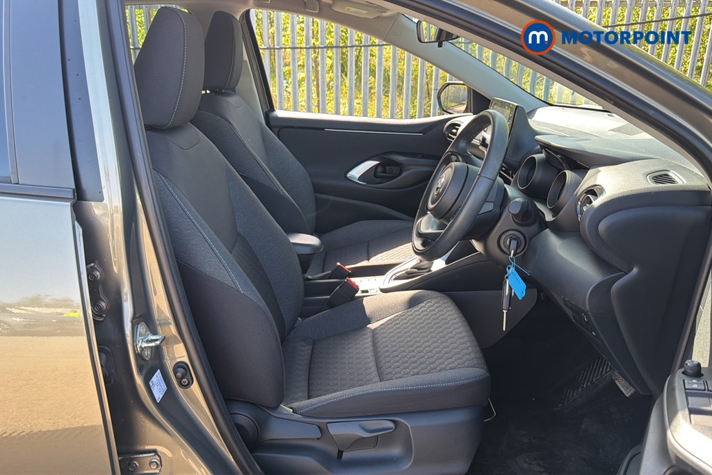 Toyota Yaris Design Automatic Petrol-Electric Hybrid Hatchback - Stock Number (1634781) - 22nd supplementary image