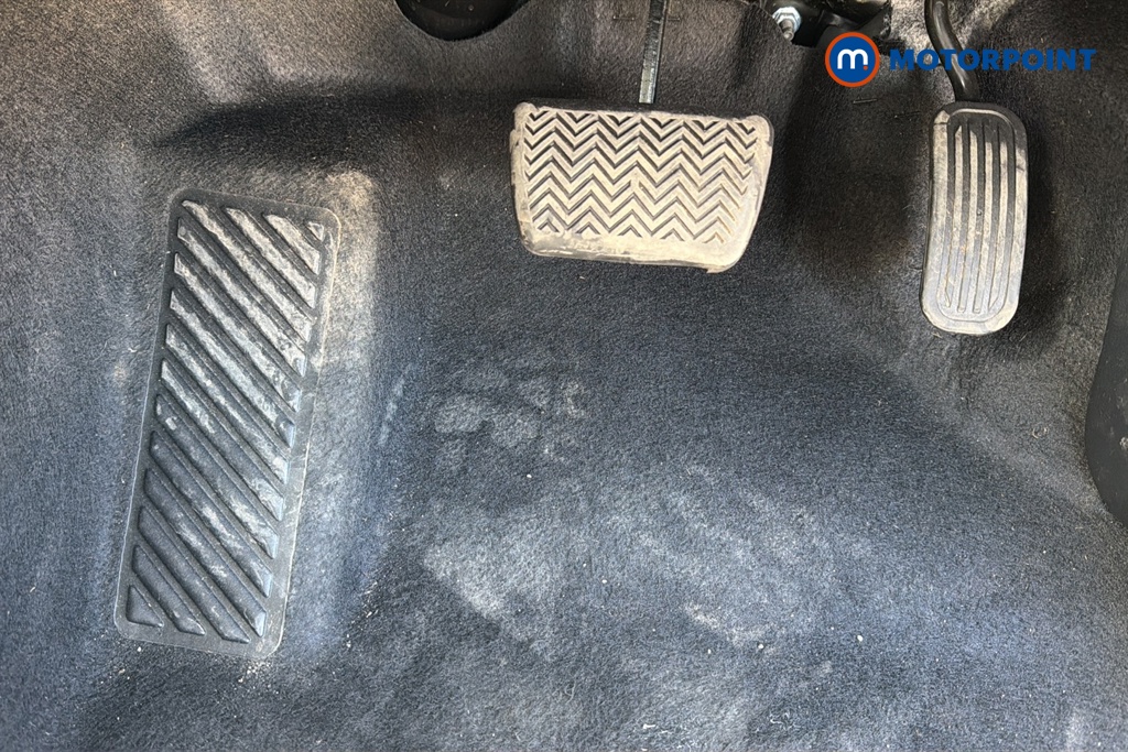 Toyota Yaris Design Automatic Petrol-Electric Hybrid Hatchback - Stock Number (1634781) - 24th supplementary image