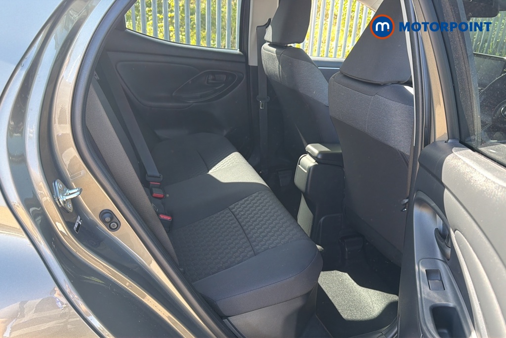 Toyota Yaris Design Automatic Petrol-Electric Hybrid Hatchback - Stock Number (1634781) - 25th supplementary image