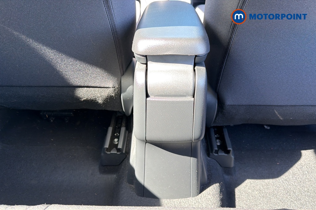 Toyota Yaris Design Automatic Petrol-Electric Hybrid Hatchback - Stock Number (1634781) - 28th supplementary image