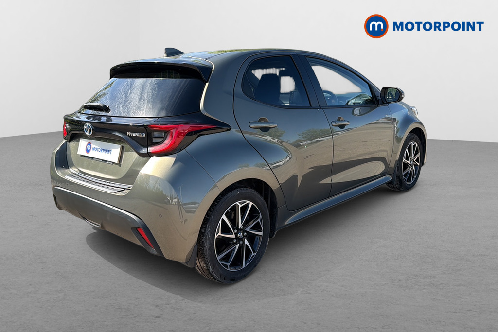 Toyota Yaris Design Automatic Petrol-Electric Hybrid Hatchback - Stock Number (1634781) - Passenger side rear corner