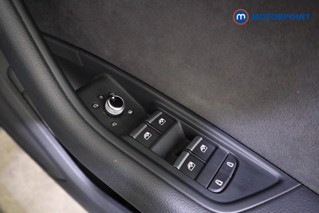 Audi A4 Black Edition Automatic Petrol Estate - Stock Number (1635987) - 15th supplementary image