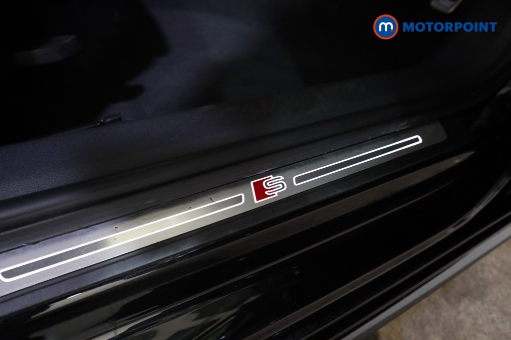 Audi A4 Black Edition Automatic Petrol Estate - Stock Number (1635987) - 17th supplementary image